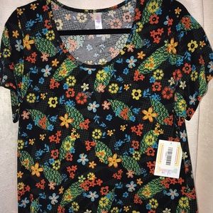 Large Lularoe classic t